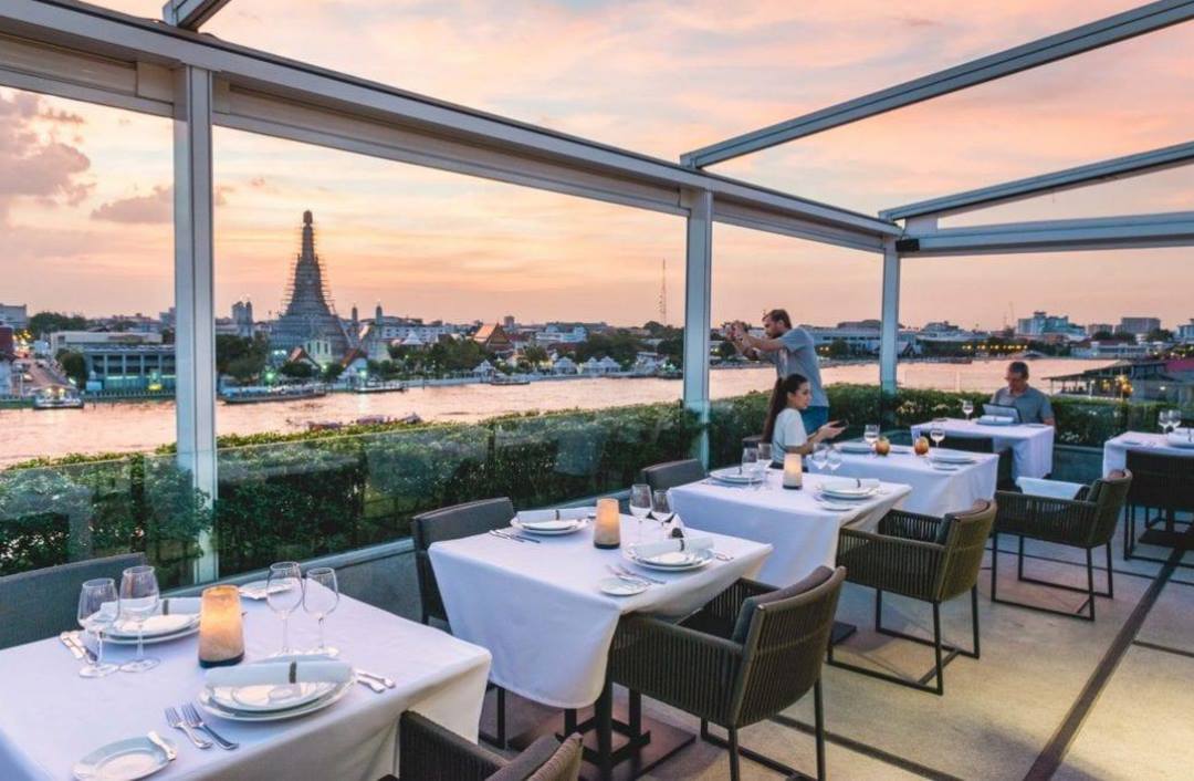 Above Riva (tầng 5)