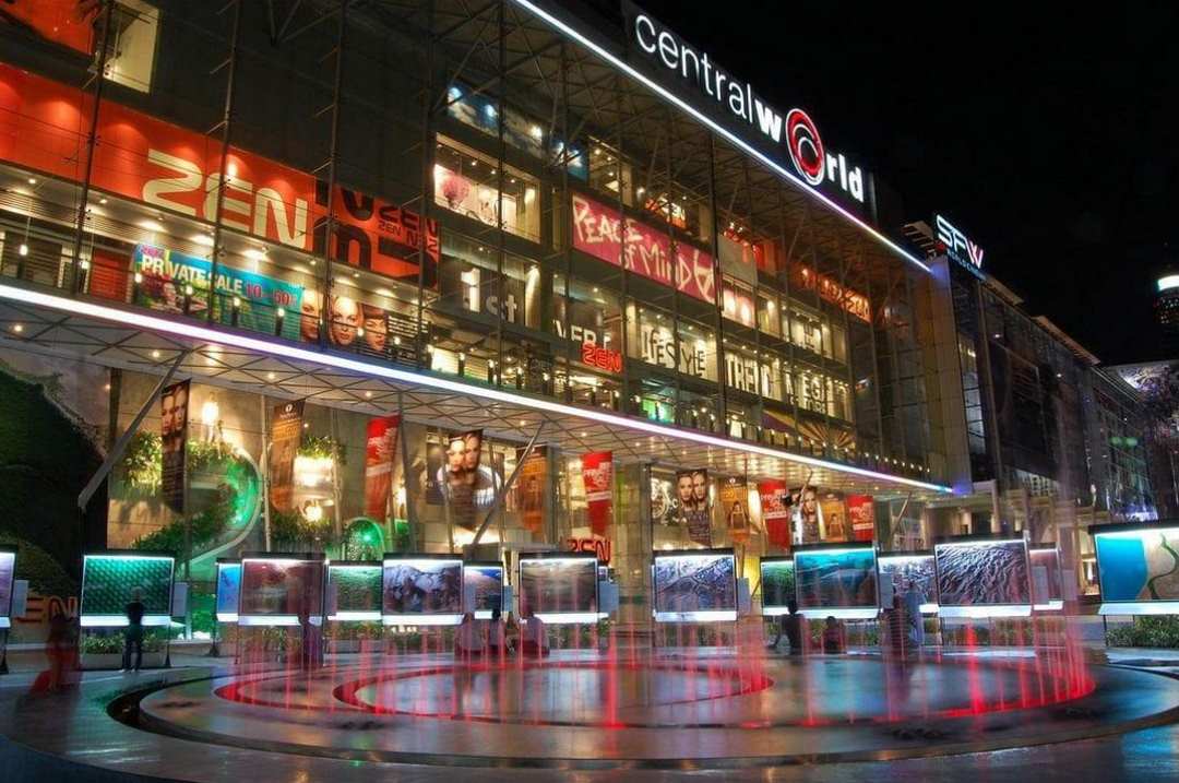 Mua sắm ở trung tâm thương mại